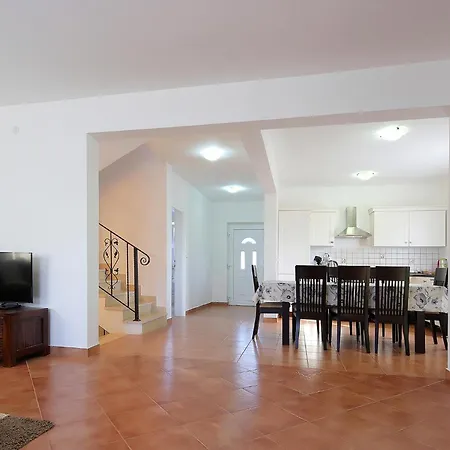 6 Bedroom In * Babici